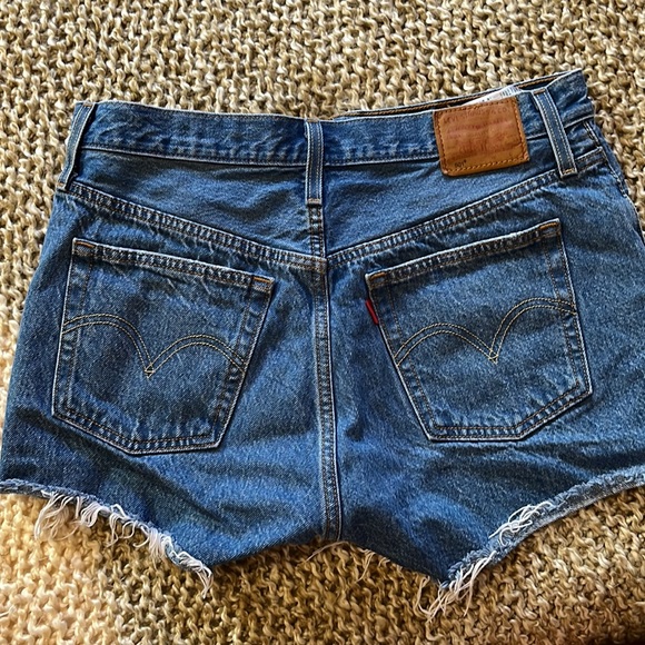 Levi’s denim shorts size 29 - Picture 3 of 3